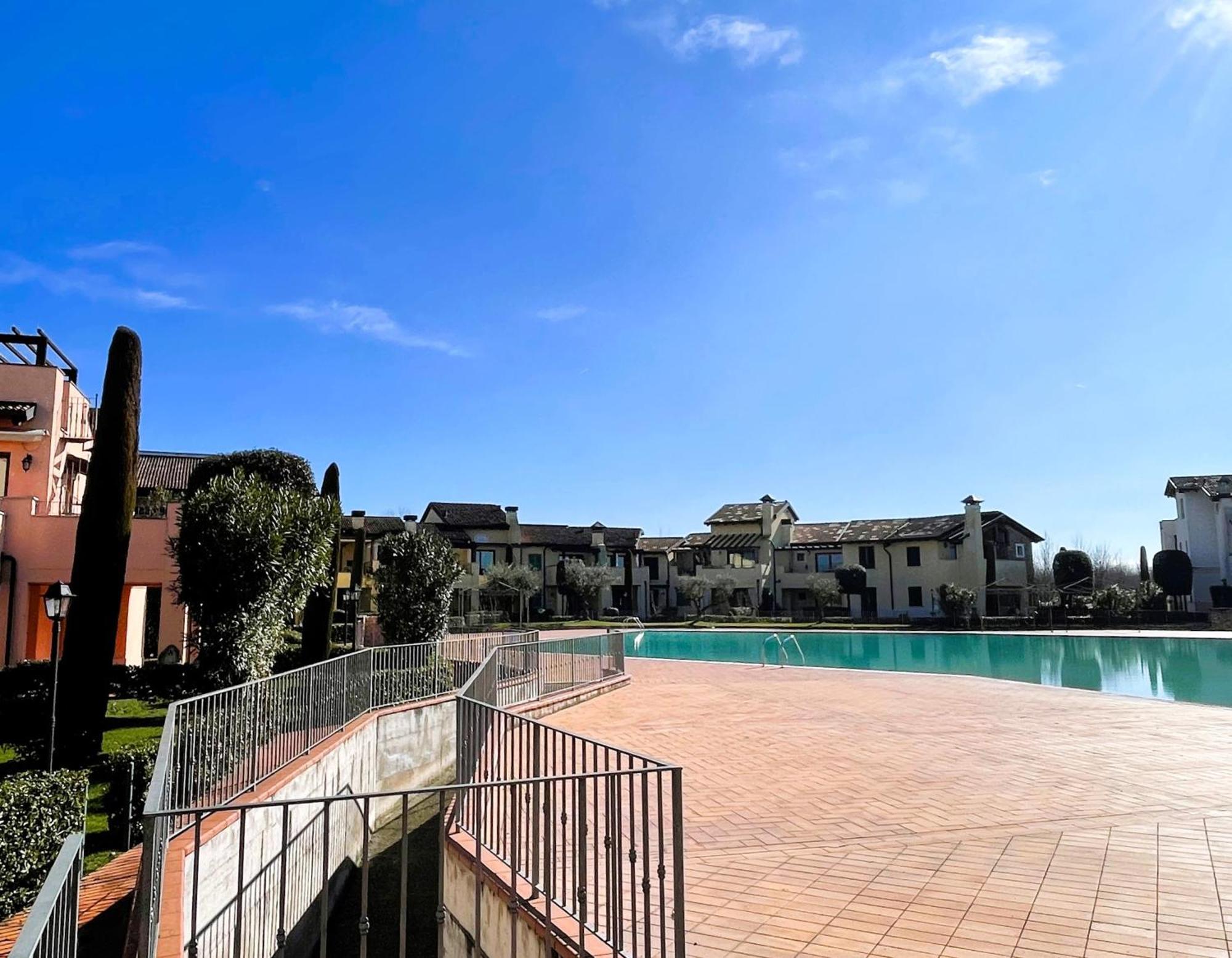 Garda Village 9 *